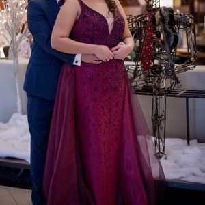 Beautiful prom long dress, burgundy